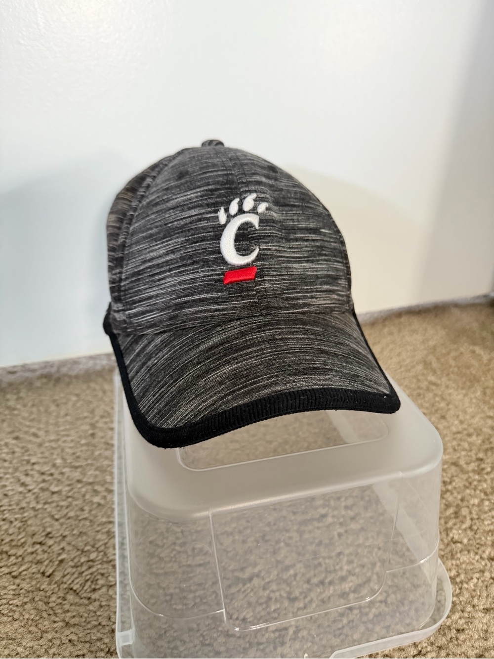 Cincinnati Bearcats Gray Performance Baseball Cap